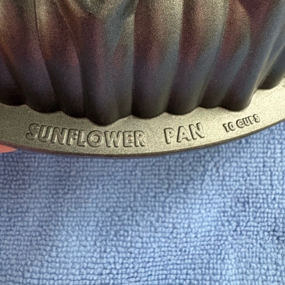 Nordic Williams Sonoma Sunflower Cake Pan  - Home Kitchen - Picture 2 of 5